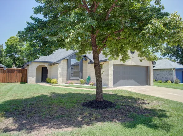 311 Mahogany Dr, Arlington, TX 76018