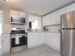 22 Regal St, Springfield, MA 01118