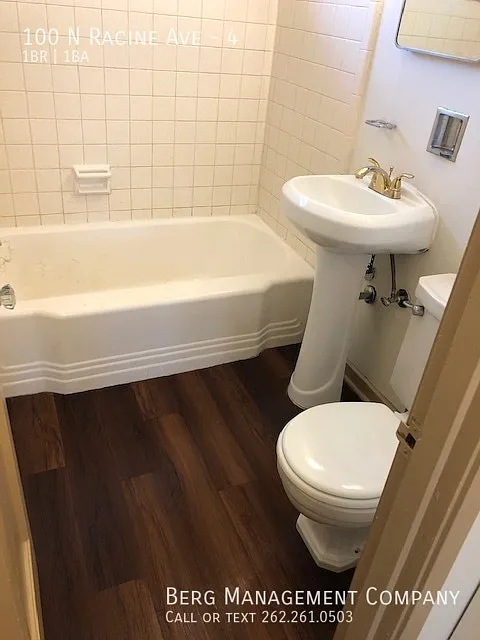 One Bedroom Lower Heat included — Photo 4