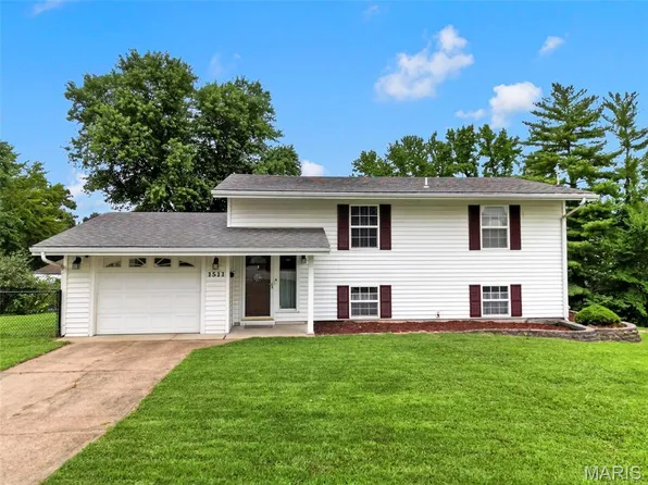 1511 Westvale Dr, Festus, MO 63028