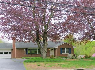 44 Cross Rd, Waterford, CT 06385