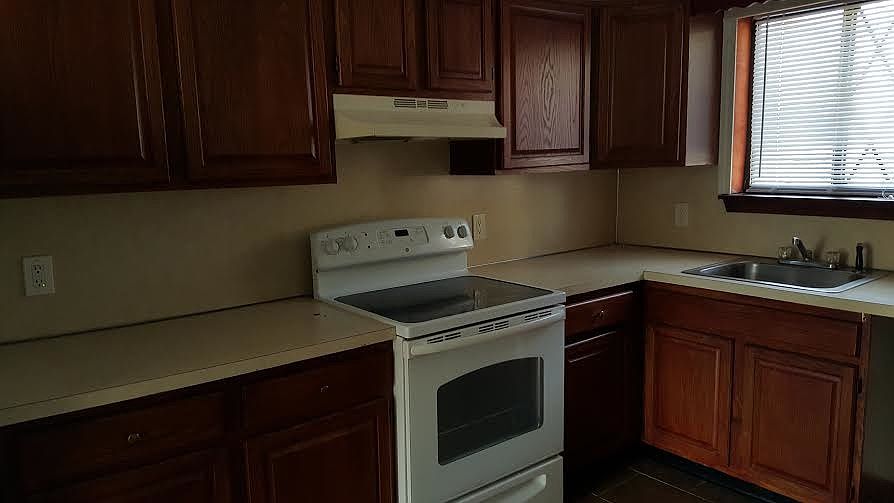 2nd image of 198 Wolcott St APT 6