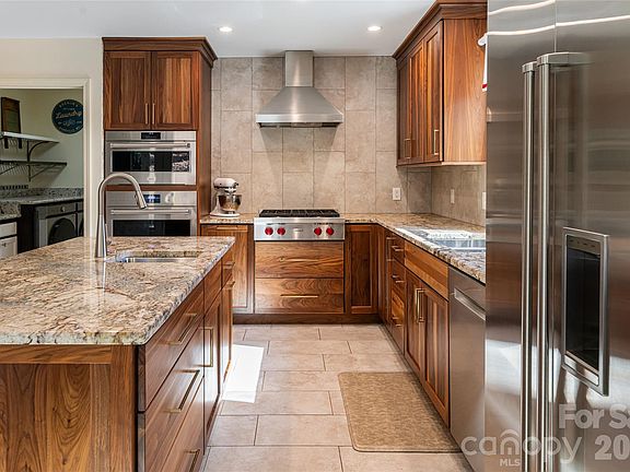 2nd image of 106 Oak Hollow Ct