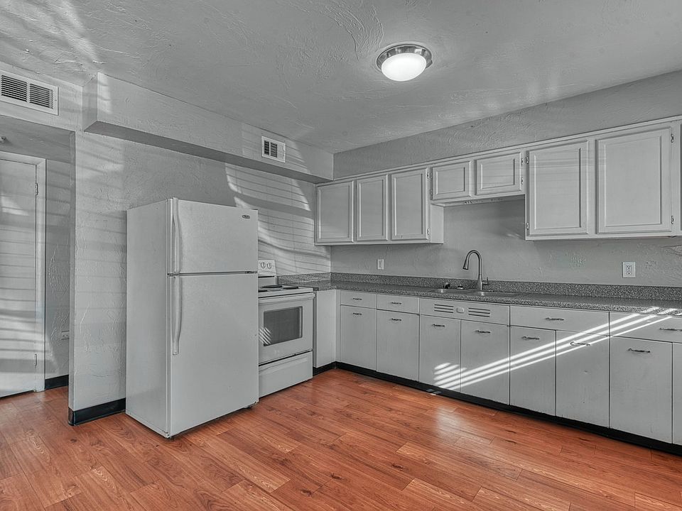 1st image of 2711 NW 36th St #2723