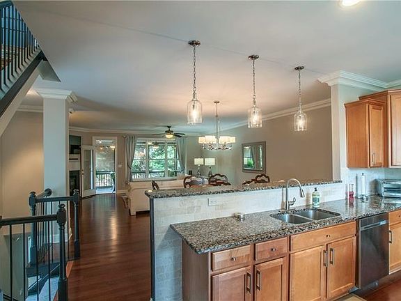 3rd image of 3283 Greenwood Oak Dr