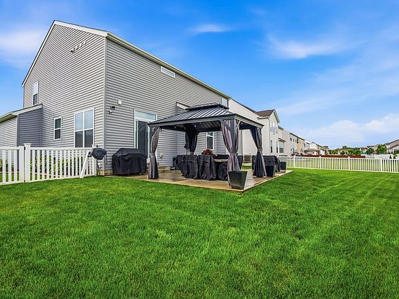 4th image of 1275 Meadow View Dr