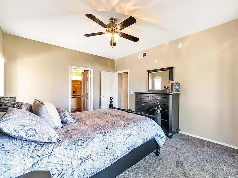 Town Center Apartments — Photo 18