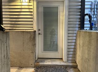 1245 W Nelson St APT 1R, Chicago, IL 60657