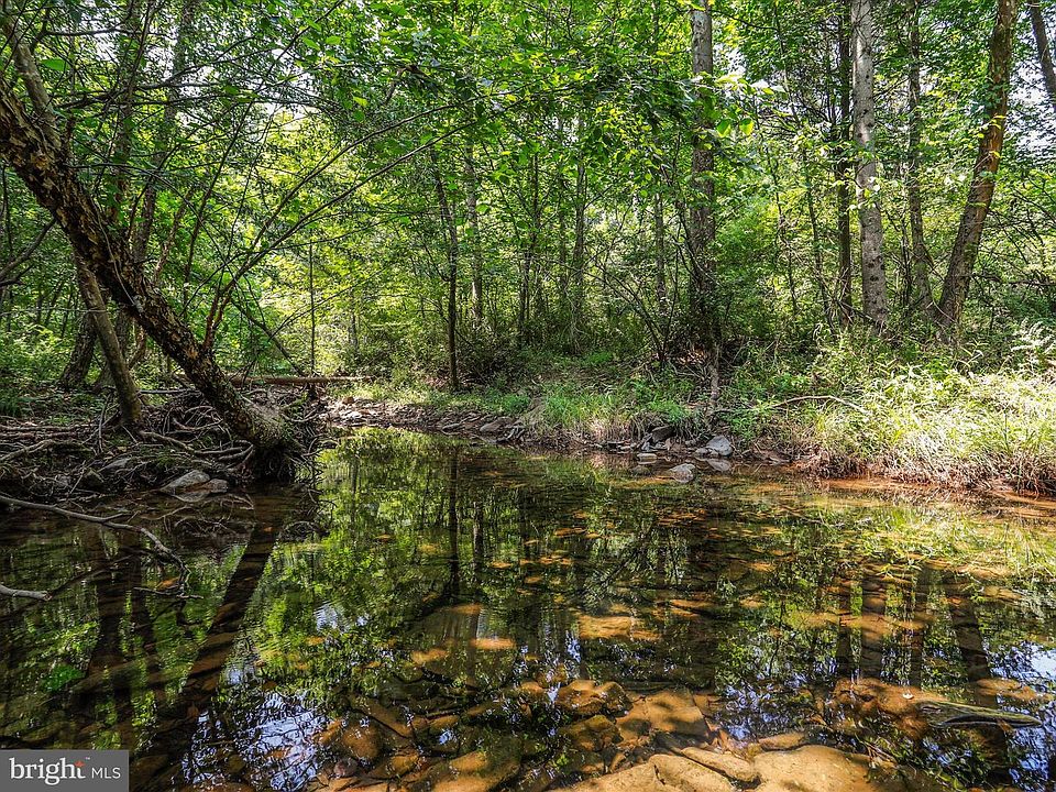 1st image of 1704 Posey Hollow Rd