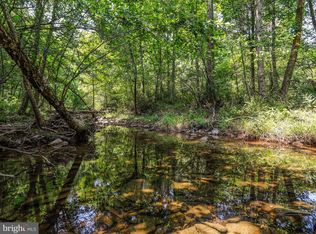 1704 Posey Hollow Rd, Berkeley Springs, WV 25411