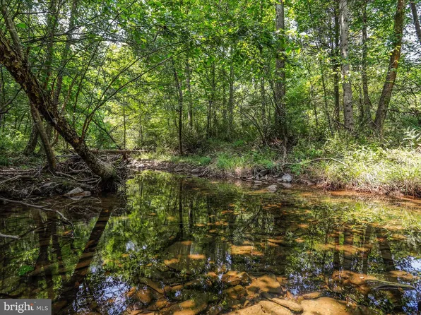 1704 Posey Hollow Rd, Berkeley Springs, WV 25411