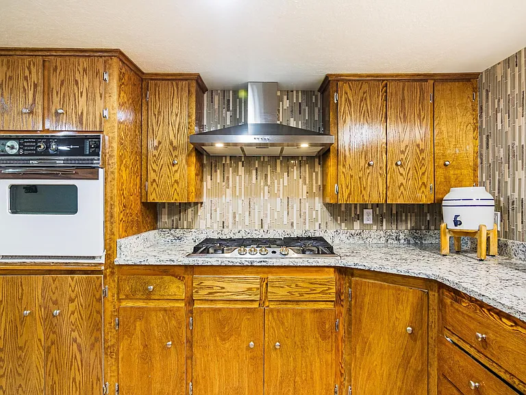 127 Junction Rd — Photo 17