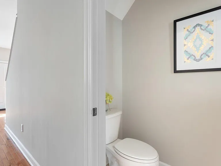 979 Bay Tree Cir #203 — Photo 8