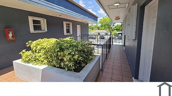4th image of 1290 NE 142nd St #6