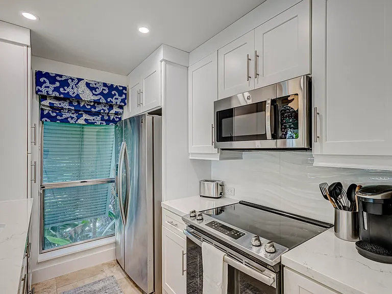 296 Cypress Point Dr — Photo 6