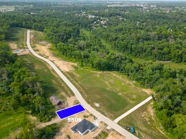 5506 Seminole Valley Trl, Cedar Rapids, IA 52411