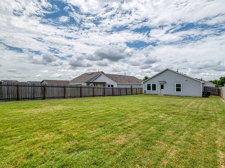 2516 Carpathian Cv — Photo 23