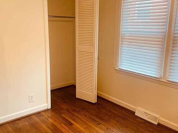 3rd image of 3808 Rosehaven Dr