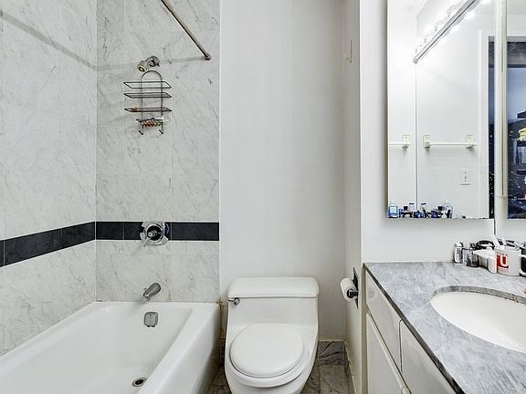 5th image of 232 E 47th St APT 29D