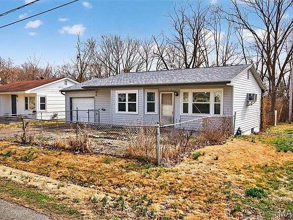 2nd image of 630 Charles St