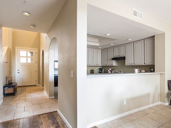 5th image of 20802 Grayhawk Dr #1086