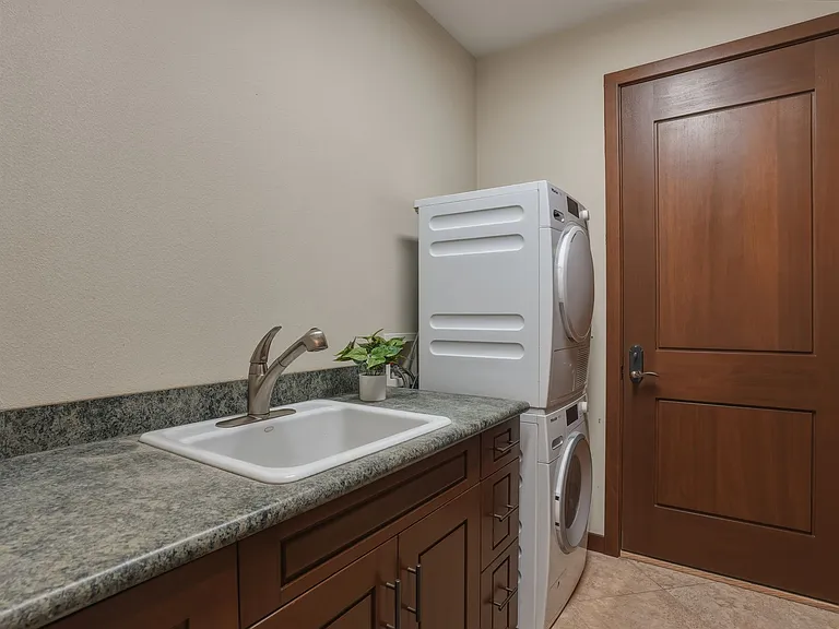 26 NW Shasta Pl — Photo 38