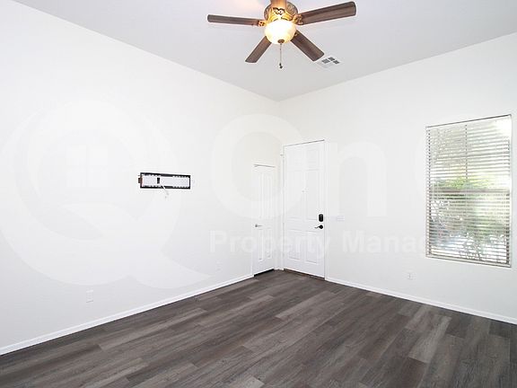 5th image of 21066 E Munoz St
