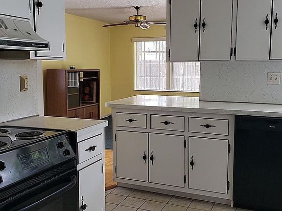 5th image of 3637 Lakeview Blvd