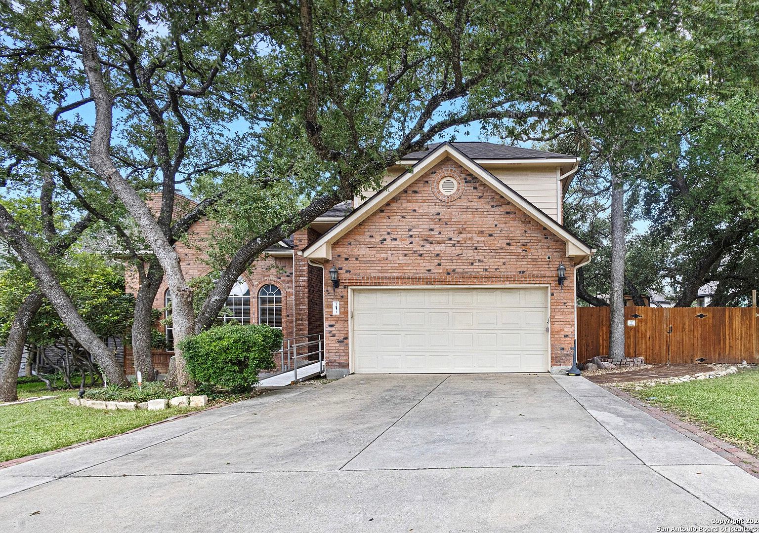 o*a様 house on the hill ロンT (Checker) o*a様 house on the hill ロンT (Checker) house on the hill L/