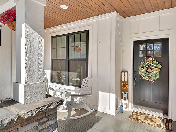 3rd image of 110 Crepe Myrtle Ln