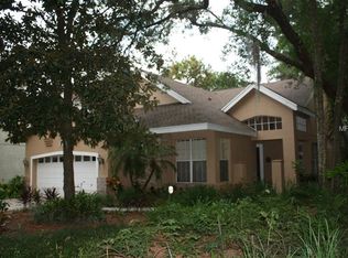 2221 Green Oaks Ln, Tampa, FL 33612
