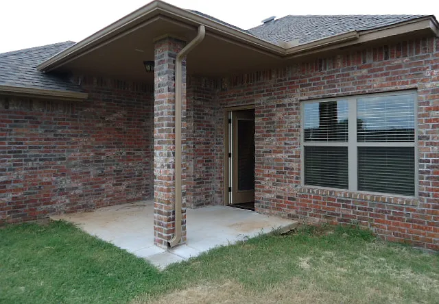 800 S Bouziden Dr — Photo 16