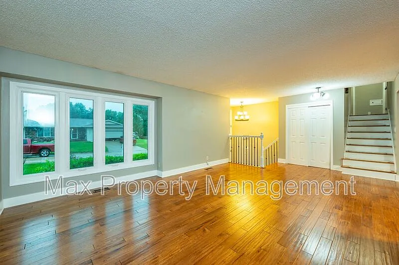 3 bed, 3.0 bath, 1756 sqft, $2,095 — Photo 3