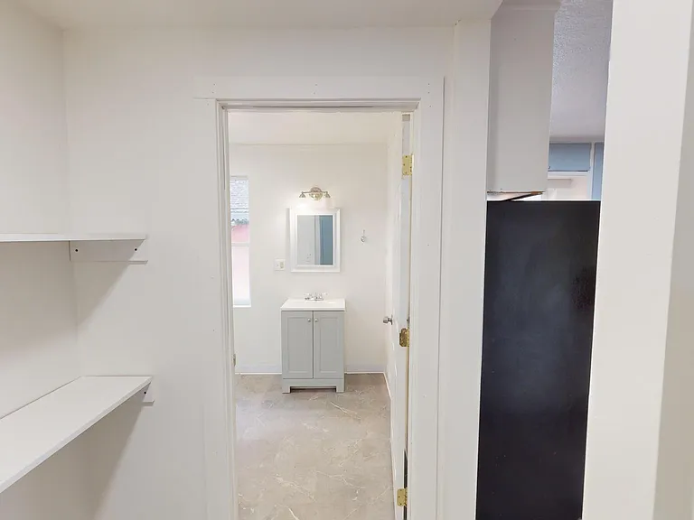 721 Ranch House Ln — Photo 6