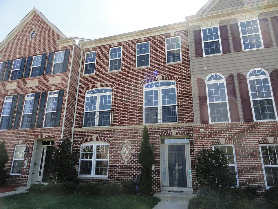2711 Lucas Run Way