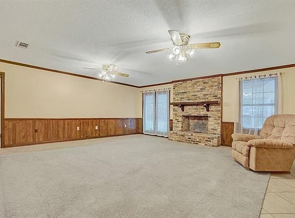 5th image of 812 Pine Alley Dr