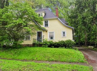 3590 Woodridge Rd, Cleveland Heights, OH 44121
