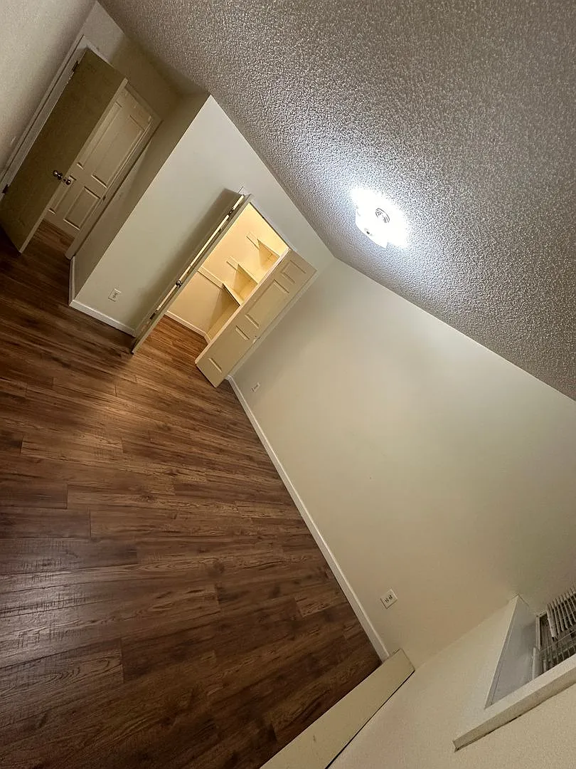 Charming 2 Bed / 1 Bath Apartment in a Prime Location! — Photo 3