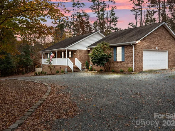278 Newport Dr, Mount Gilead, NC 27306