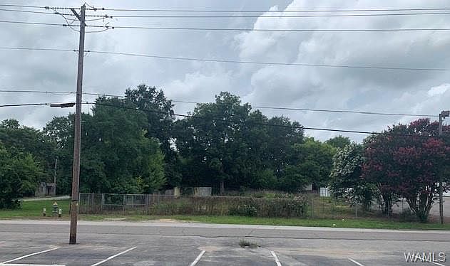 1st image of 2406 20th Ave