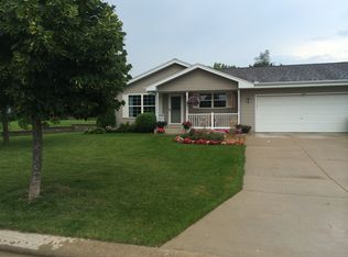 3991 W Cypress Ln, Franklin, WI 53132