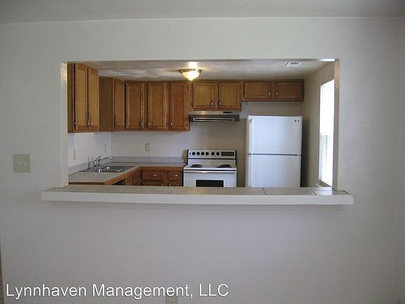 3rd image of 9611 Warwick Ave APT B