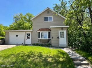 616 N Front St, Crookston, MN 56716
