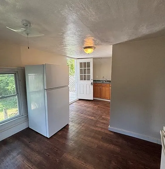 759 Carpenter St #B — Photo 4