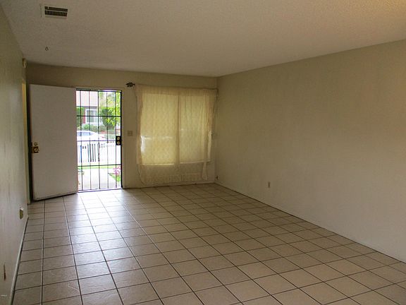 3rd image of 321 Guiberson St