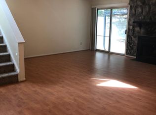 77 Woodmere Dr, Parlin, NJ 08859