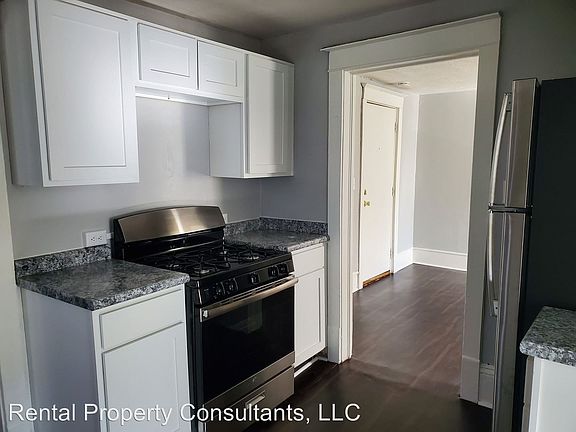 3rd image of 212 Garfield Ave NW