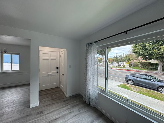 4th image of 4061 Elenda St