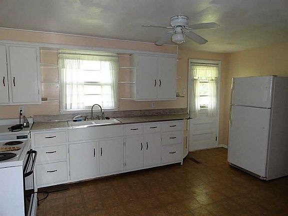 4th image of 7465 W County Road 100 N