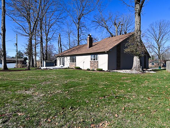 2nd image of 537 Wayside Ct